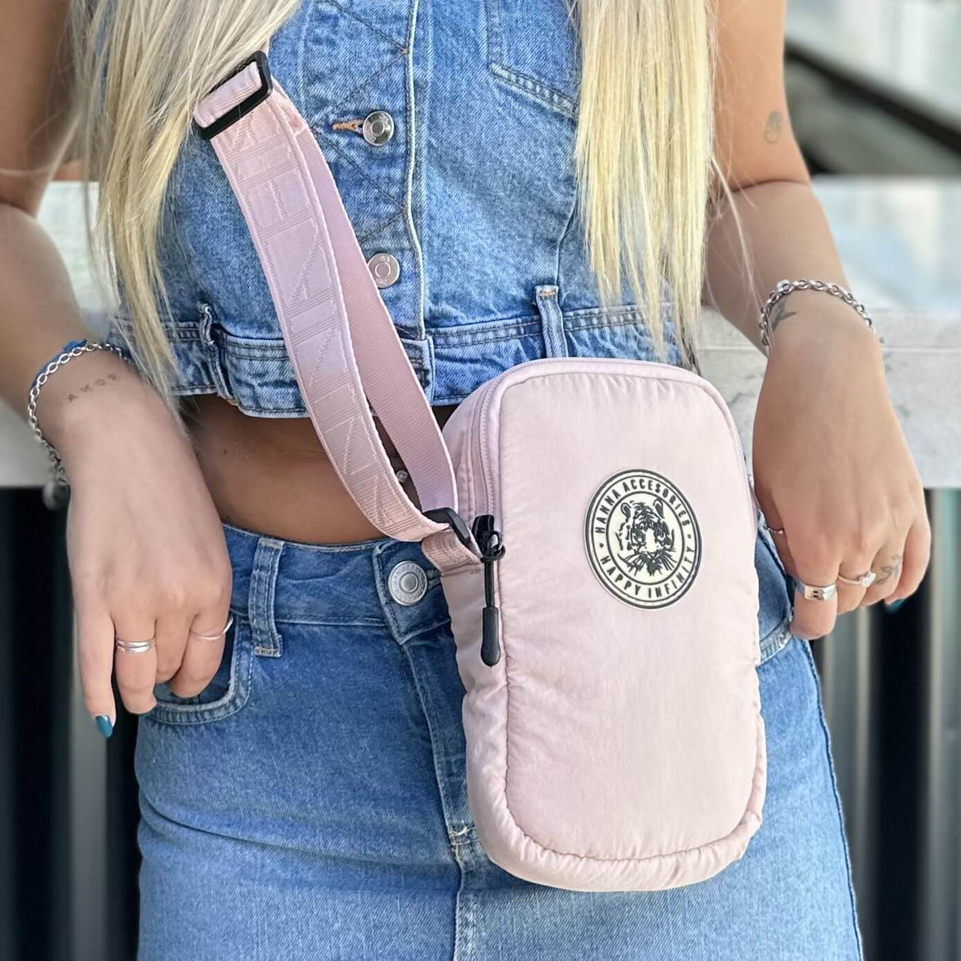 Alternative view of Portacelular Mindy