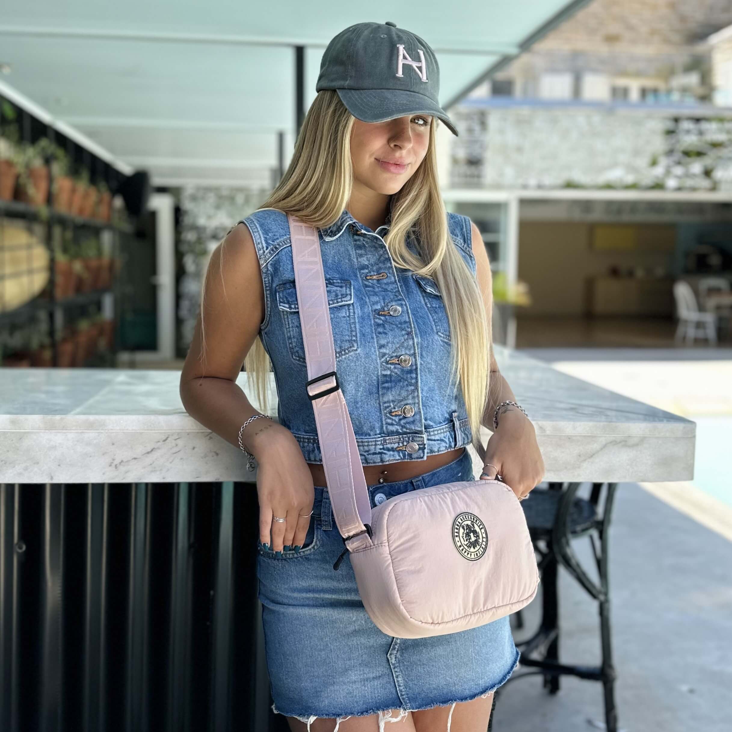 Alternative view of Bandolera Silvy