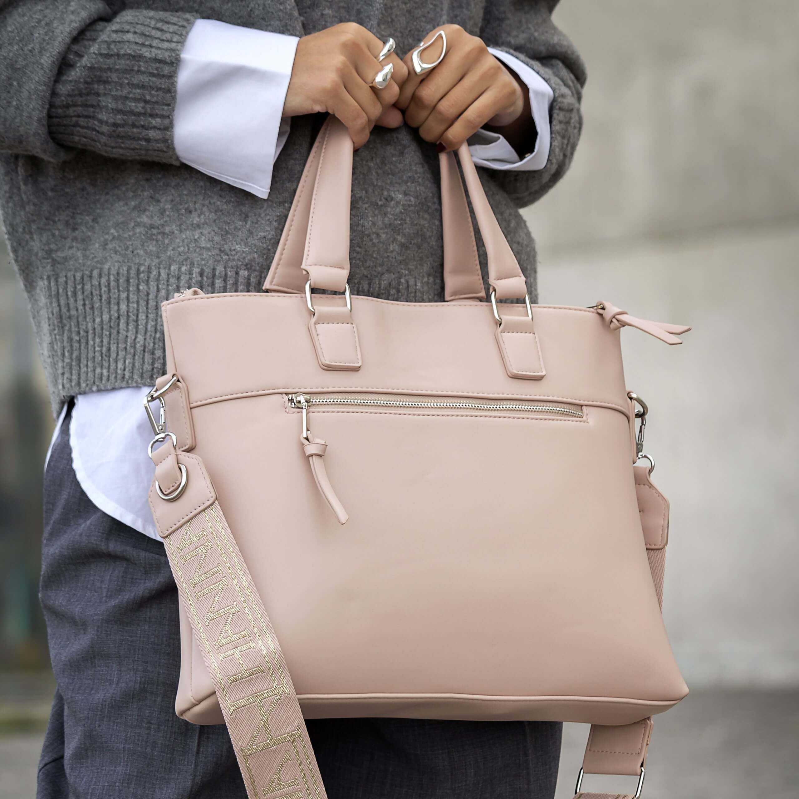 Alternative view of Maletin Venus