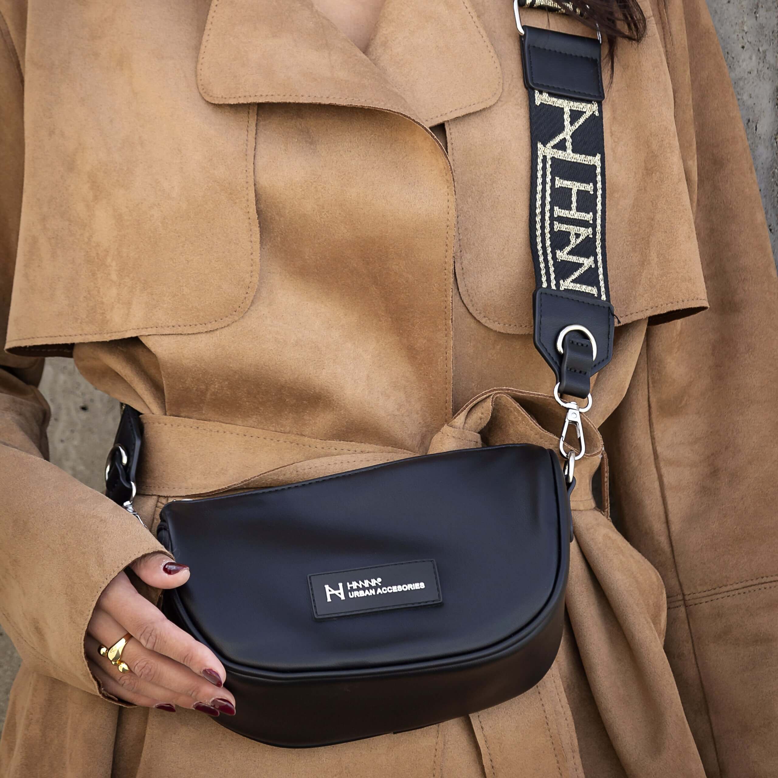 Alternative view of Bandolera Athenea