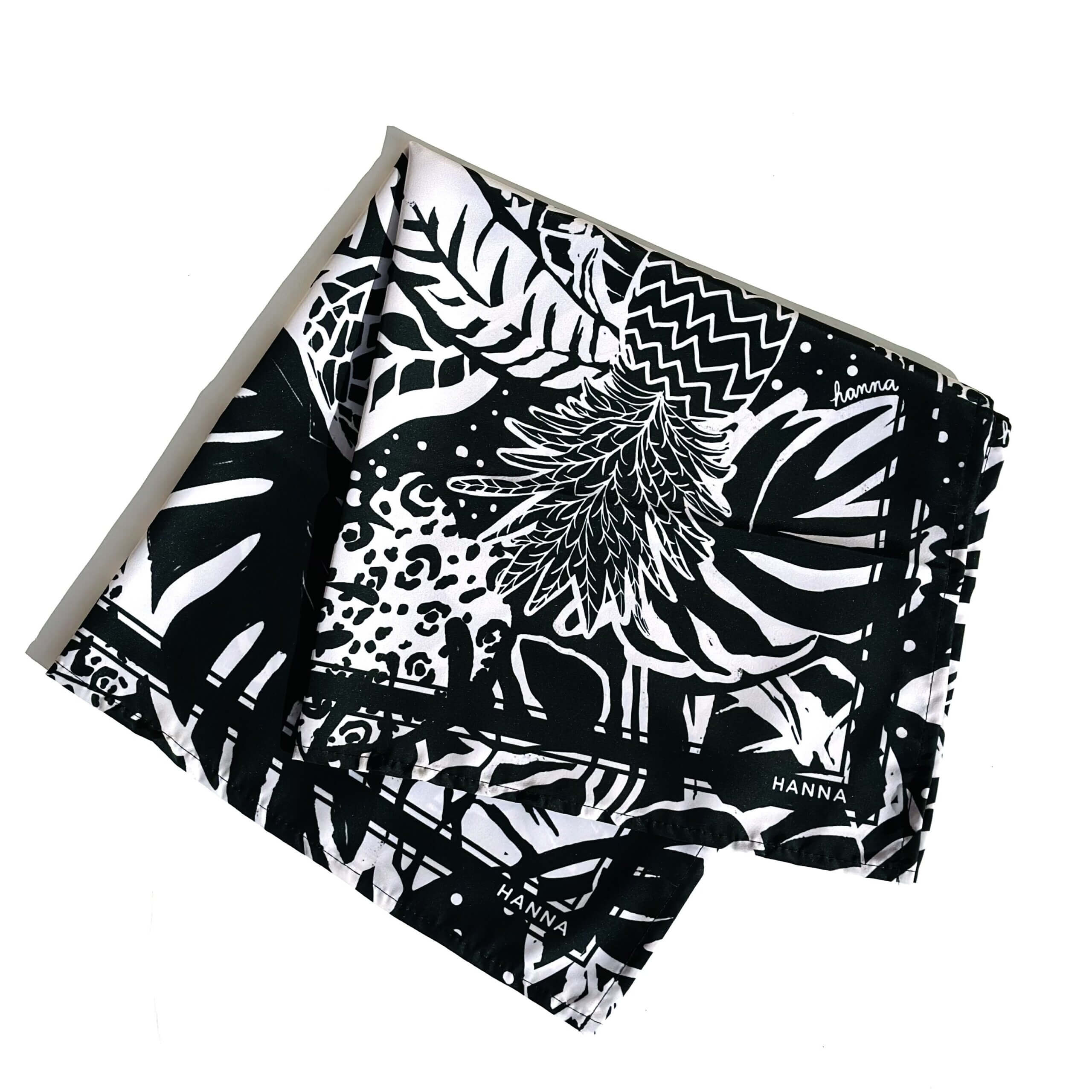 Alternative view of Pañuelo Selena