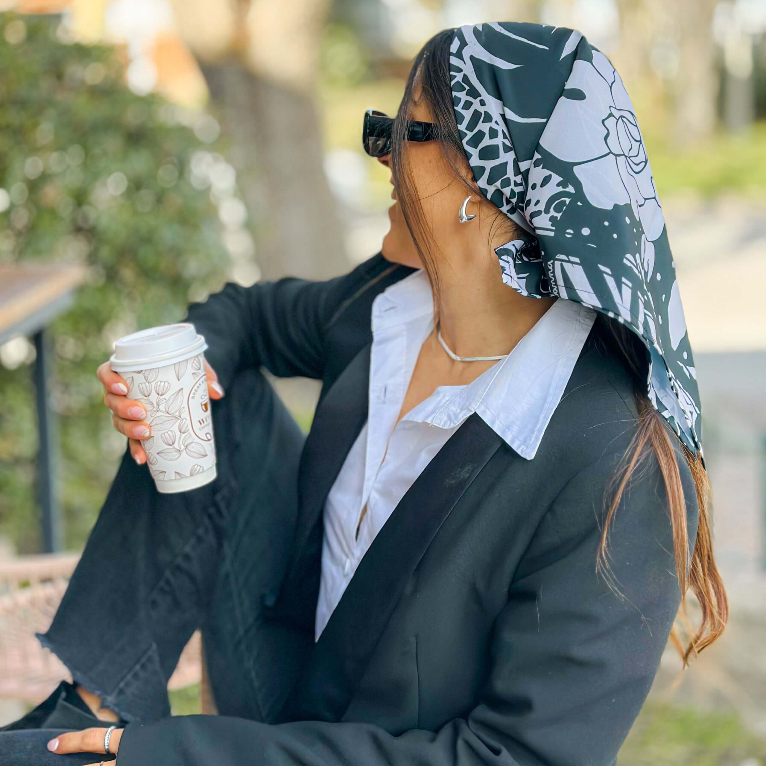 Alternative view of Pañuelo Gardenia