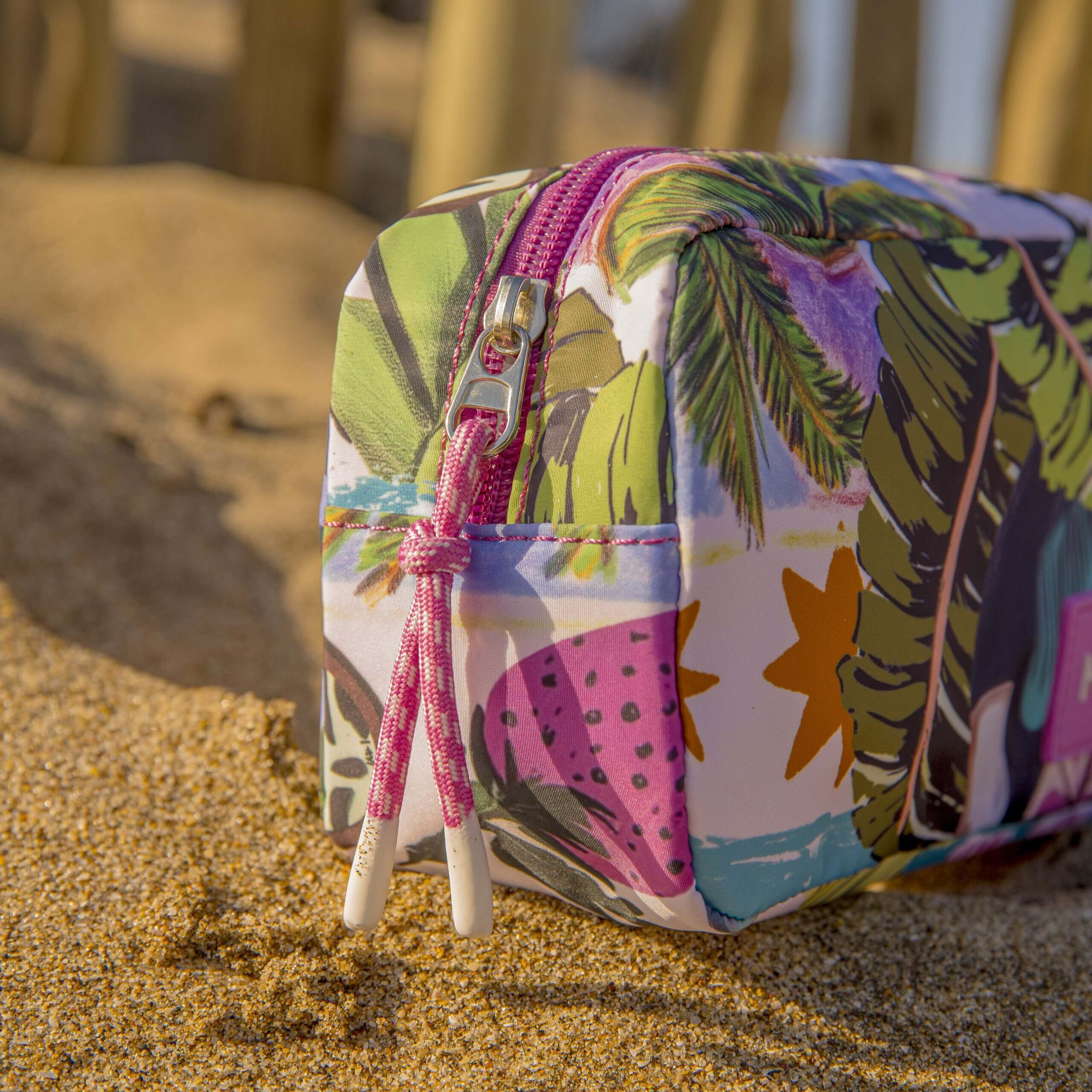 Alternative view of Portacosmetico Alondra