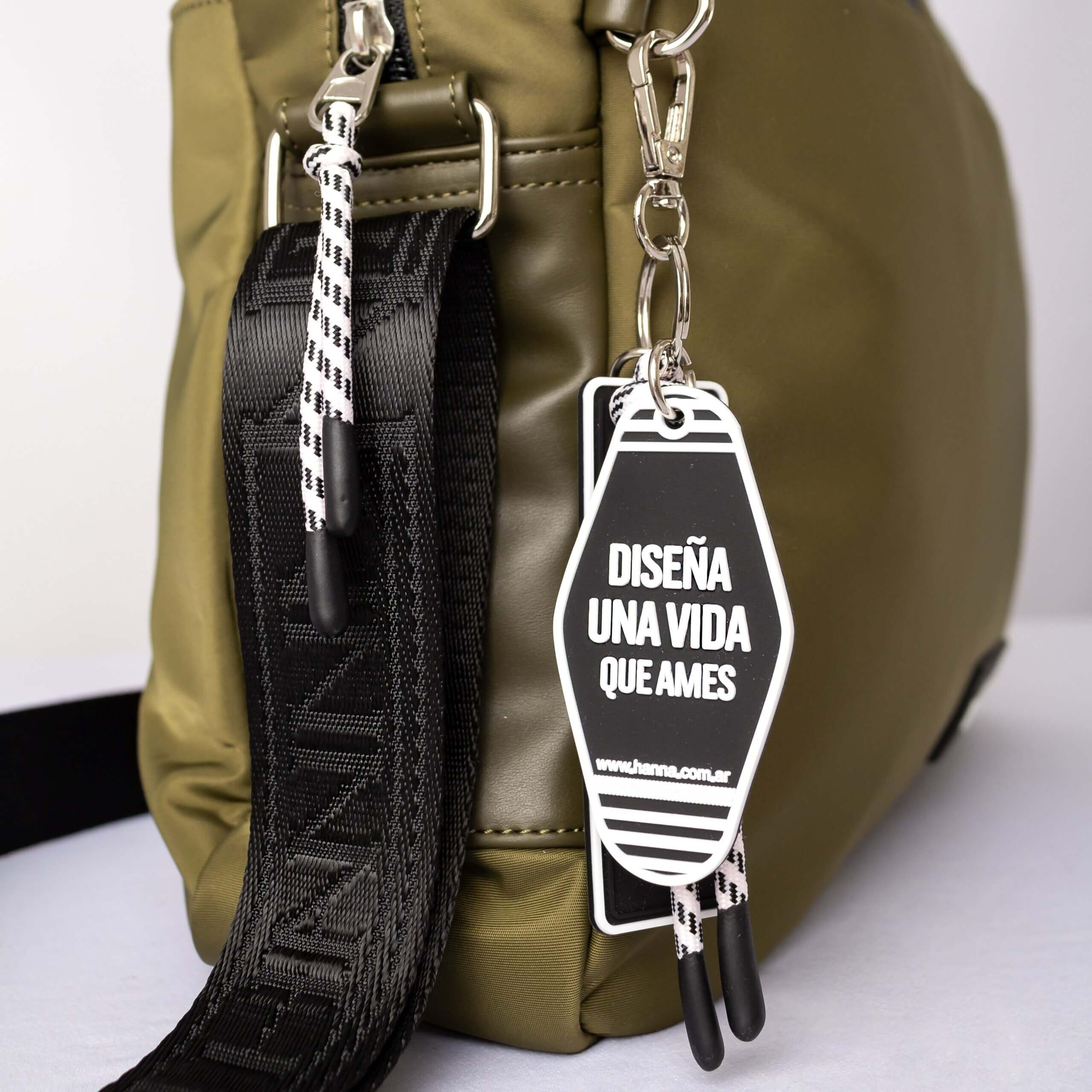 Alternative view of Maletin Ammy