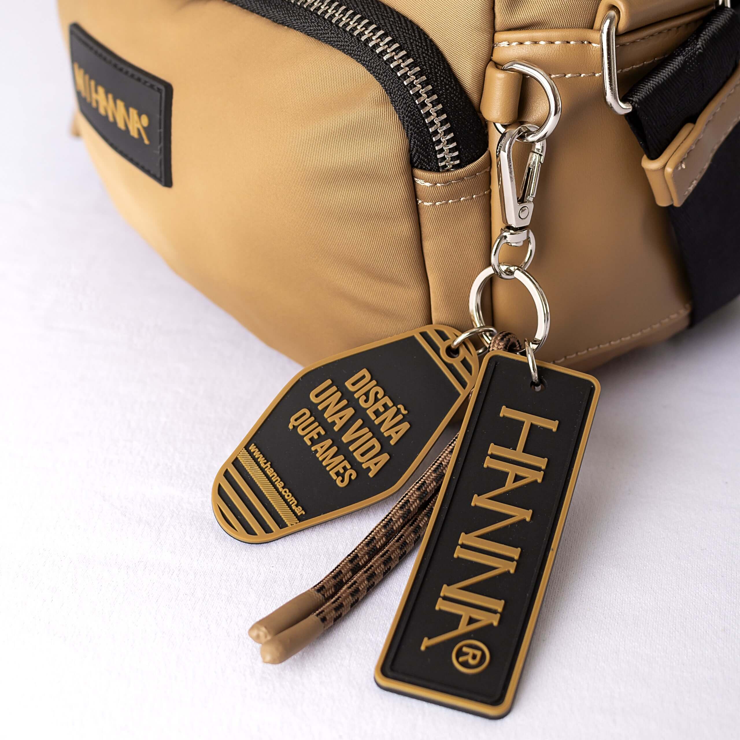 Alternative view of Golfera Tina