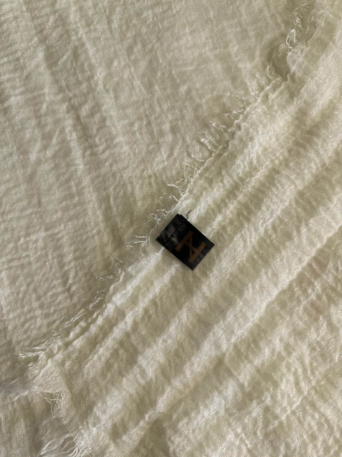 Alternative view of Pareo Lirio