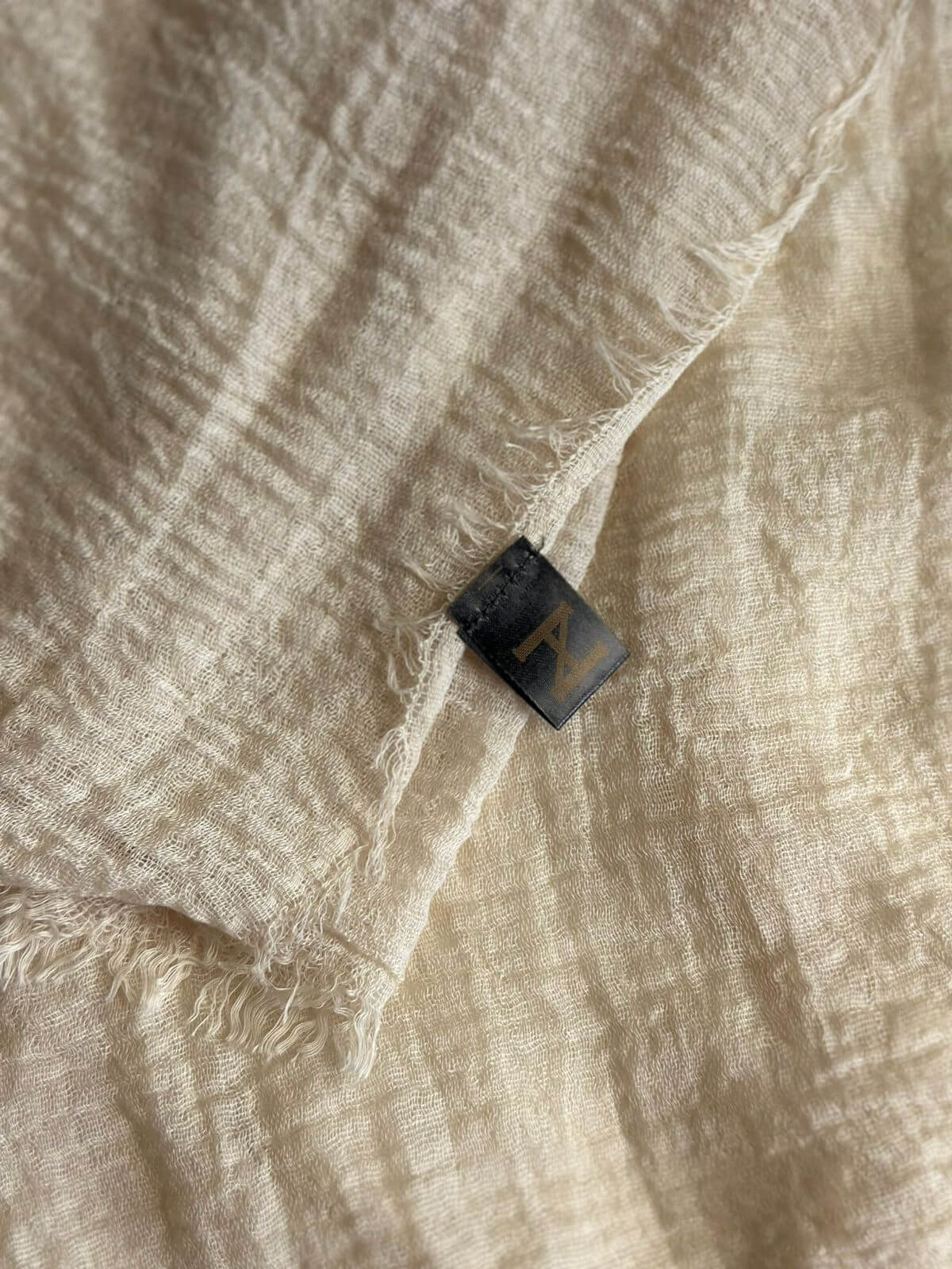 Alternative view of Pareo Lirio