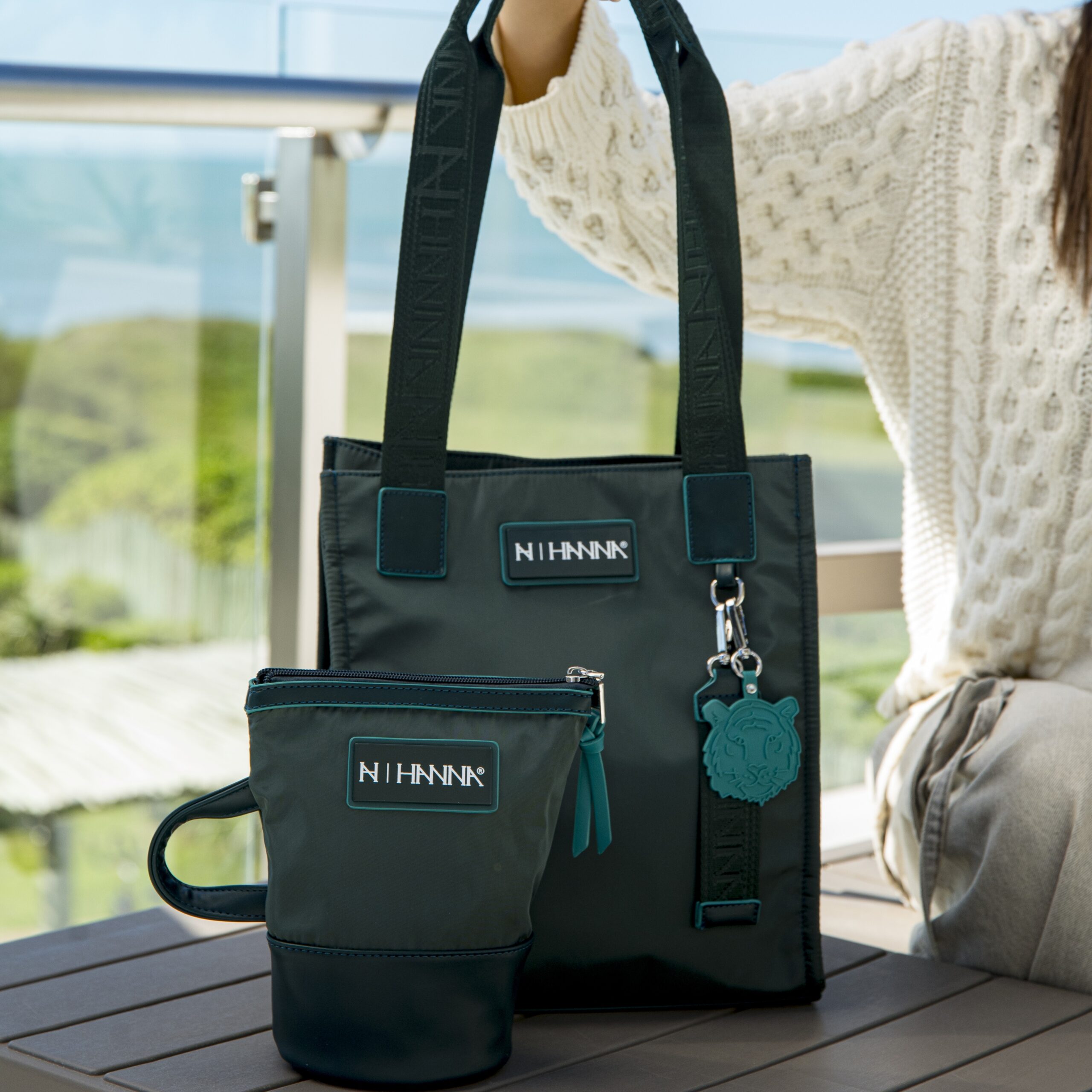 Alternative view of Set Rufina