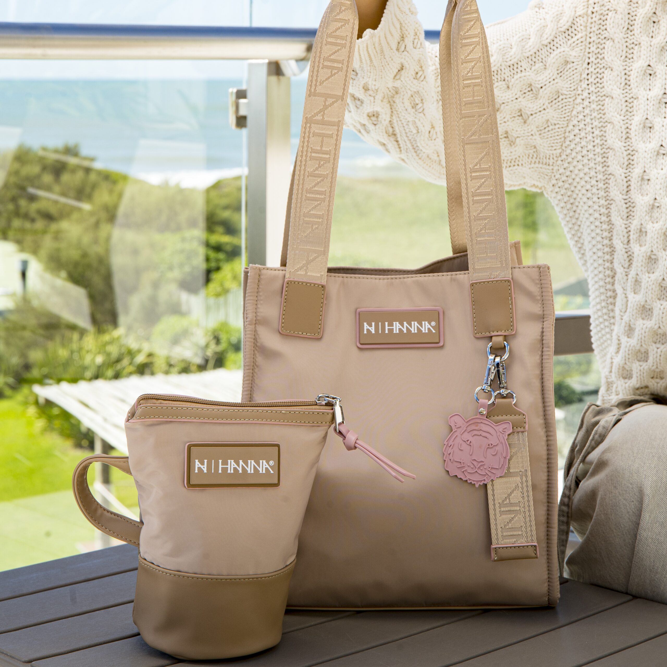 Alternative view of Set Rufina