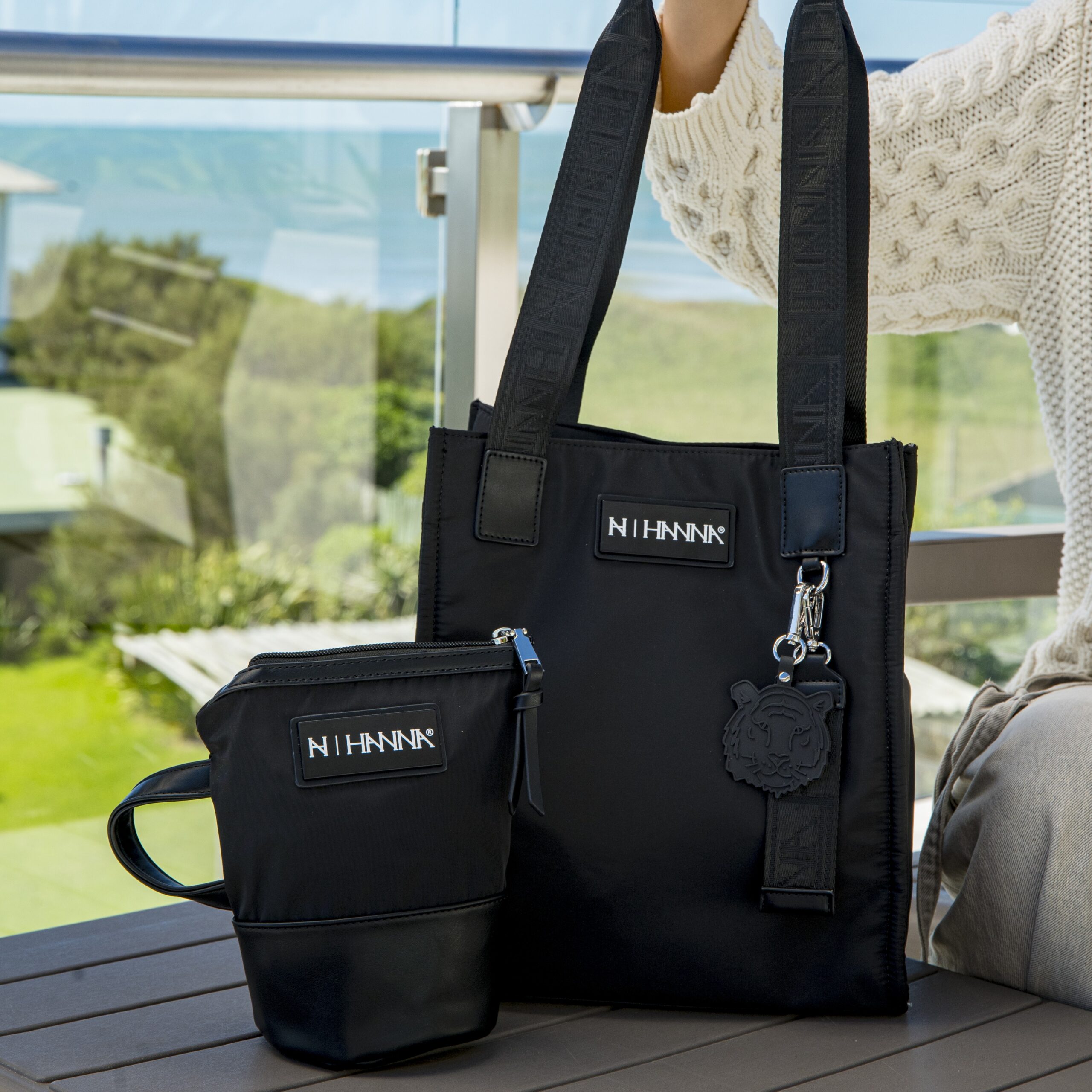 Alternative view of Set Rufina