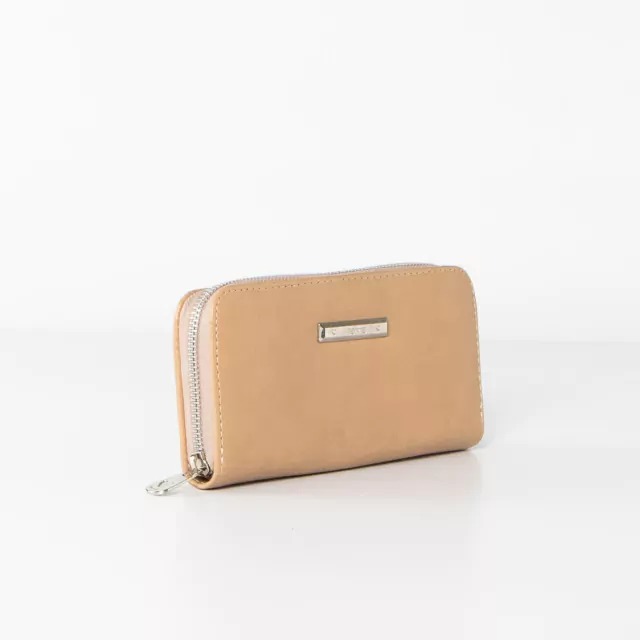 Alternative view of Billetera Chula